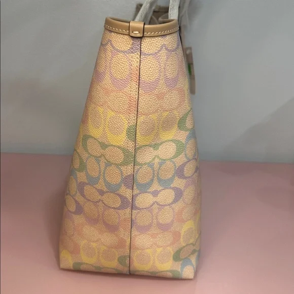 Coach City Tote Bag In Rainbow SignatureCanvas CDA93 Sand Multi